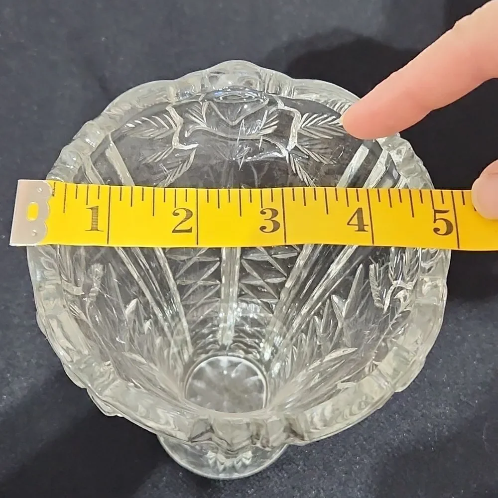 Beautiful Crystal Dorsett Rose Designed Floral Vase